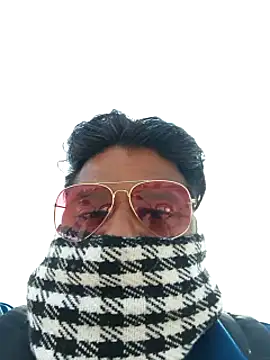 Snapshot of Raziv_komal143 chatting on 03-03-25, 05:31 Raziv komal143 online show from 03-03-25, 05:31