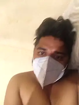 Snapshot of Raziv_komal143 chatting on 03-05-25, 03:40 Raziv komal143 online show from 03-05-25, 03:40