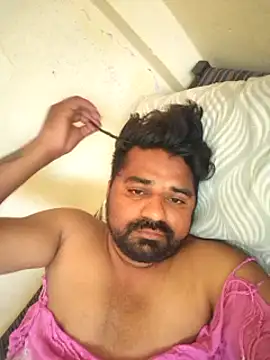 Snapshot of Raziv_komal143 chatting on 03-08-25, 04:23 Raziv komal143 online show from 03-08-25, 04:23