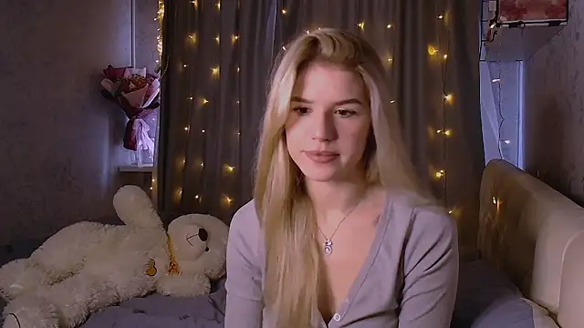 Snapshot of Melissa_smith_ chatting on 10-11-25, 11:42 Melissa smith online show from 10-11-25, 11:42