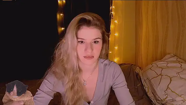 Snapshot of Melissa_smith_ chatting on 12-05-25, 03:41 Melissa smith online show from 12-05-25, 03:41