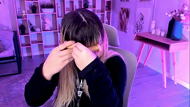 DiaAngell online show from 11-08-25, 07:45