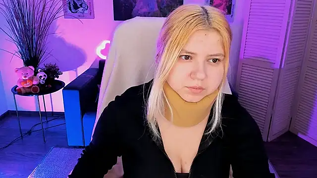 DiaAngell online show from 11-26-25, 06:42