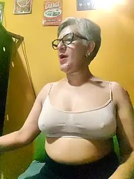 Snapshot of ilonna2025 chatting on 03-02-25, 10:16 ilonna2025 online show from 03-02-25, 10:16