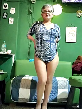 Snapshot of ilonna2025 chatting on 10-19-25, 08:48 ilonna2025 online show from 10-19-25, 08:48