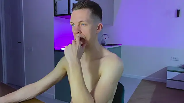 max shy online show from 03-19-25, 12:23