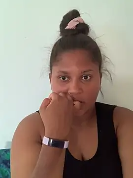 Snapshot of madell chatting on 01-16-25, 03:13 madell online show from 01-16-25, 03:13