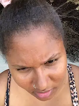 Snapshot of madell chatting on 01-18-25, 10:49 madell online show from 01-18-25, 10:49