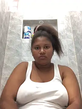 Snapshot of madell chatting on 01-21-25, 03:37 madell online show from 01-21-25, 03:37