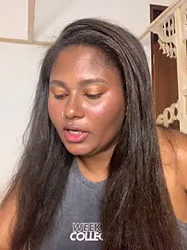 Snapshot of madell chatting on 02-16-25, 07:27 madell online show from 02-16-25, 07:27