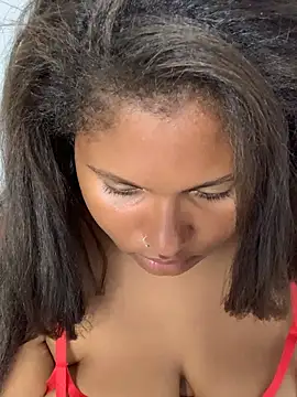 Snapshot of madell chatting on 02-28-25, 06:10 madell online show from 02-28-25, 06:10