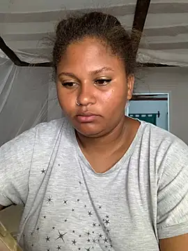 Snapshot of madell chatting on 03-06-25, 03:13 madell online show from 03-06-25, 03:13