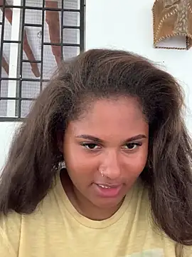 Snapshot of madell chatting on 03-10-25, 08:26 madell online show from 03-10-25, 08:26