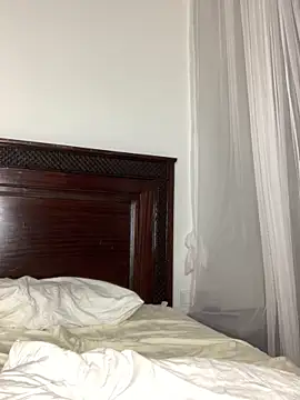 Snapshot of madell chatting on 10-20-25, 02:23 madell online show from 10-20-25, 02:23