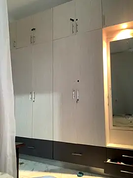 Snapshot of madell chatting on 10-31-25, 02:34 madell online show from 10-31-25, 02:34