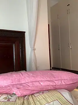 Snapshot of madell chatting on 11-01-25, 02:57 madell online show from 11-01-25, 02:57