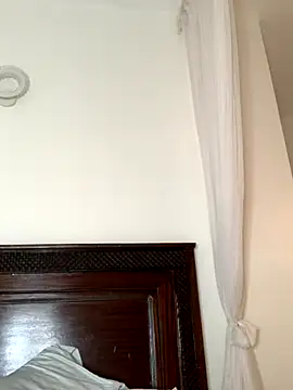 Snapshot of madell chatting on 11-05-25, 06:35 madell online show from 11-05-25, 06:35