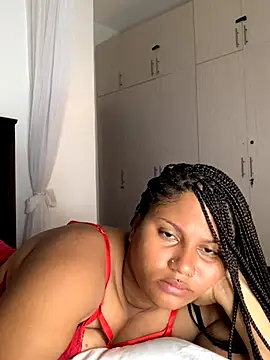 Snapshot of madell chatting on 11-15-25, 02:42 madell online show from 11-15-25, 02:42