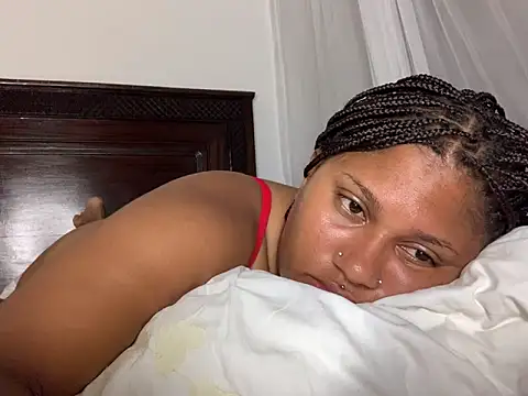 Snapshot of madell chatting on 11-20-25, 02:34 madell online show from 11-20-25, 02:34