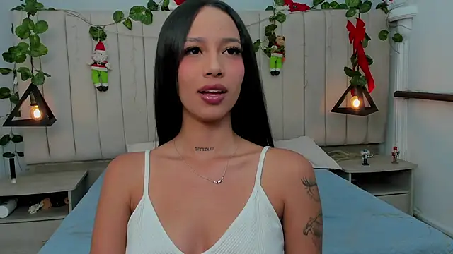 Paulina Lopezz online show from 12-15-25, 09:52