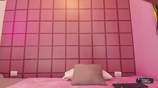 LissMonroe online show from 10-25-25, 10:56