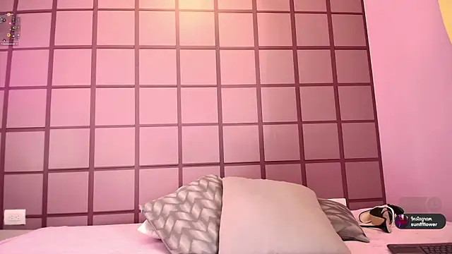 LissMonroe online show from 12-15-25, 10:52