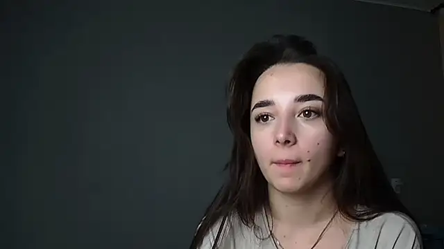 Snapshot of Eva_Gloryy chatting on 12-15-25, 05:39 Eva Gloryy online show from 12-15-25, 05:39