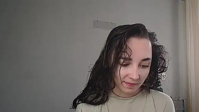 Snapshot of Eva_Gloryy chatting on 02-14-26, 12:46 Eva Gloryy online show from 02-14-26, 12:46