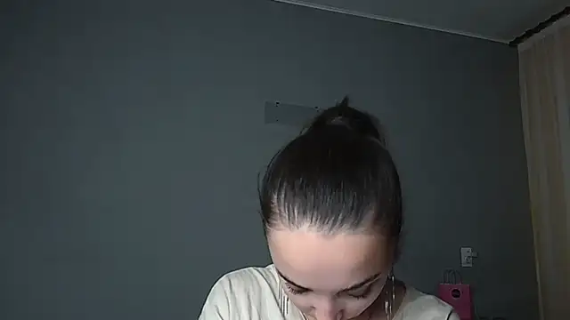 Eva Gloryy online show from 06-12-26, 01:10