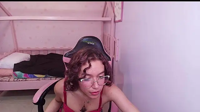 Snapshot of kassandra_ch_ chatting on 01-22-25, 09:35 kassandra ch online show from 01-22-25, 09:35