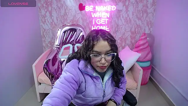 Snapshot of kassandra_ch_ chatting on 02-02-25, 12:02 kassandra ch online show from 02-02-25, 12:02