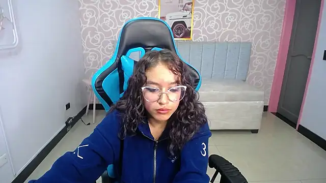 Snapshot of kassandra_ch_ chatting on 02-14-25, 11:31 kassandra ch online show from 02-14-25, 11:31