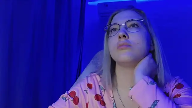 Snapshot of HotBrandyX chatting on 01-13-26, 11:15 HotBrandyX online show from 01-13-26, 11:15