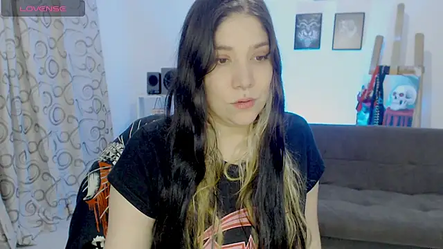 Snapshot of sharonnleon chatting on 11-08-25, 11:47 sharonnleon online show from 11-08-25, 11:47