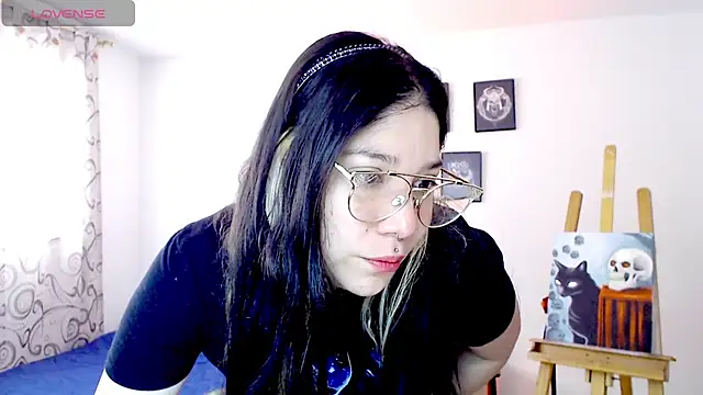 Snapshot of sharonnleon chatting on 11-25-25, 03:12 sharonnleon online show from 11-25-25, 03:12