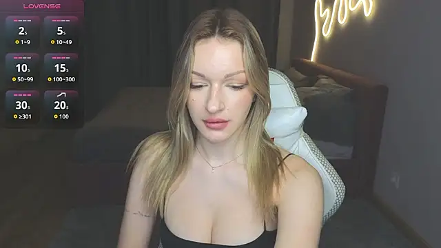 Snapshot of MargaretSweet1 chatting on 02-21-26, 01:17 MargaretSweet1 online show from 02-21-26, 01:17