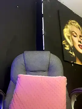 viktoria davis  online show from 10-22-25, 12:33