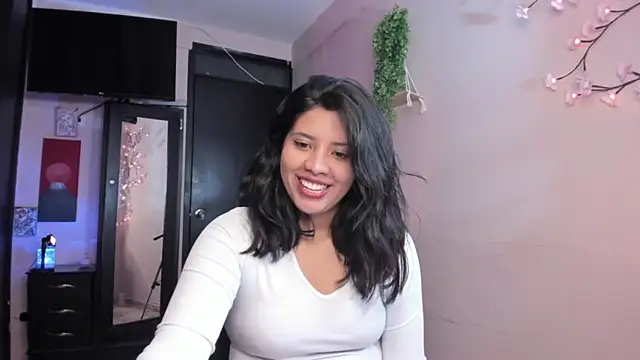 Snapshot of byanabrown chatting on 07-15-26, 12:38 byanabrown online show from 07-15-26, 12:38