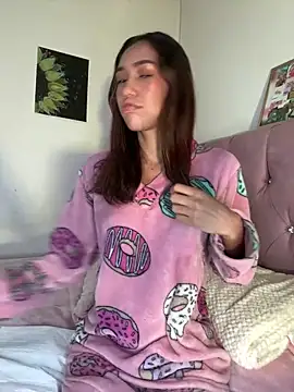 zoe storm online show from 03-18-25, 06:04