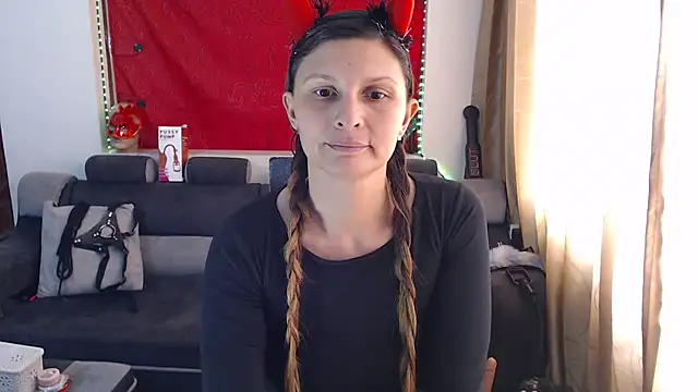 Snapshot of sachaclinford chatting on 09-23-25, 06:22 sachaclinford online show from 09-23-25, 06:22