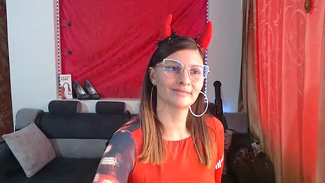 Snapshot of sachaclinford chatting on 10-14-25, 08:31 sachaclinford online show from 10-14-25, 08:31