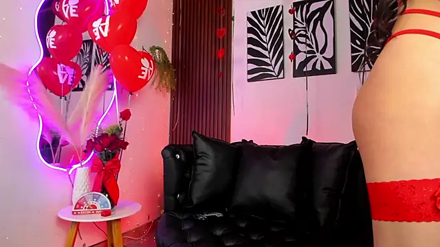 Snapshot of Georgina_caruso chatting on 02-14-25, 08:05 Georgina caruso online show from 02-14-25, 08:05