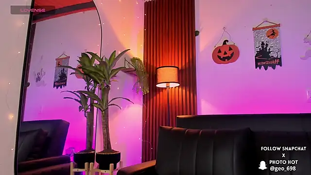 Snapshot of Georgina_caruso chatting on 10-23-25, 05:07 Georgina caruso online show from 10-23-25, 05:07