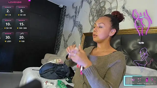 Snapshot of DalayMoore chatting on 02-16-26, 08:27 DalayMoore online show from 02-16-26, 08:27