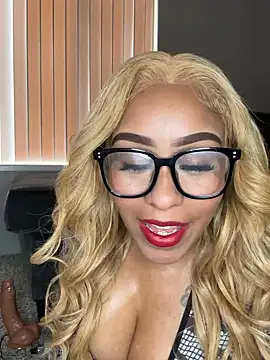 Snapshot of hazelbaby8880 chatting on 02-12-25, 10:04 hazelbaby8880 online show from 02-12-25, 10:04