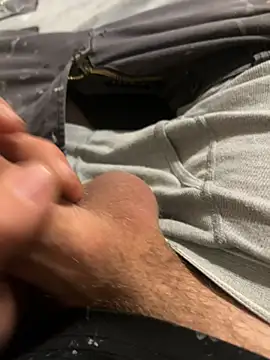 Snapshot of biggzee6 chatting on 12-17-25, 12:27 biggzee6 online show from 12-17-25, 12:27