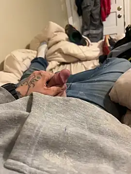 Snapshot of biggzee6 chatting on 01-13-26, 11:21 biggzee6 online show from 01-13-26, 11:21