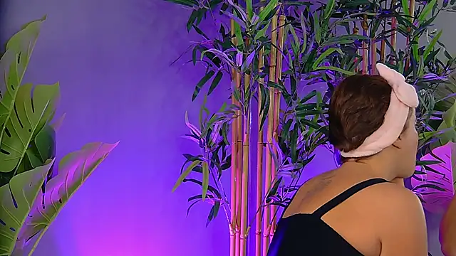 Snapshot of PatriciaSpice chatting on 10-31-25, 05:41 PatriciaSpice online show from 10-31-25, 05:41