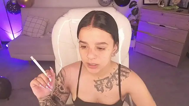 Nicole Foxx  online show from 04-20-26, 06:31