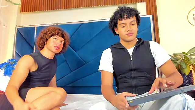 Snapshot of DanteAndKyle chatting on 11-19-25, 10:43 DanteAndKyle online show from 11-19-25, 10:43